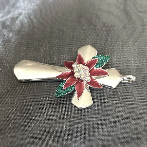 Vintage Silver Cross poinsettia pendant - Picture 5 of 5